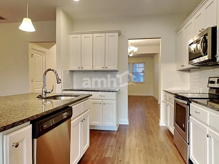3275 Roundabout Dr — Photo 3