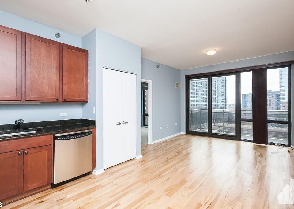 1st image of 1 E 8th St #1825