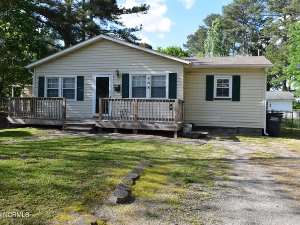 508 W Walnut Street, Selma, NC 27576