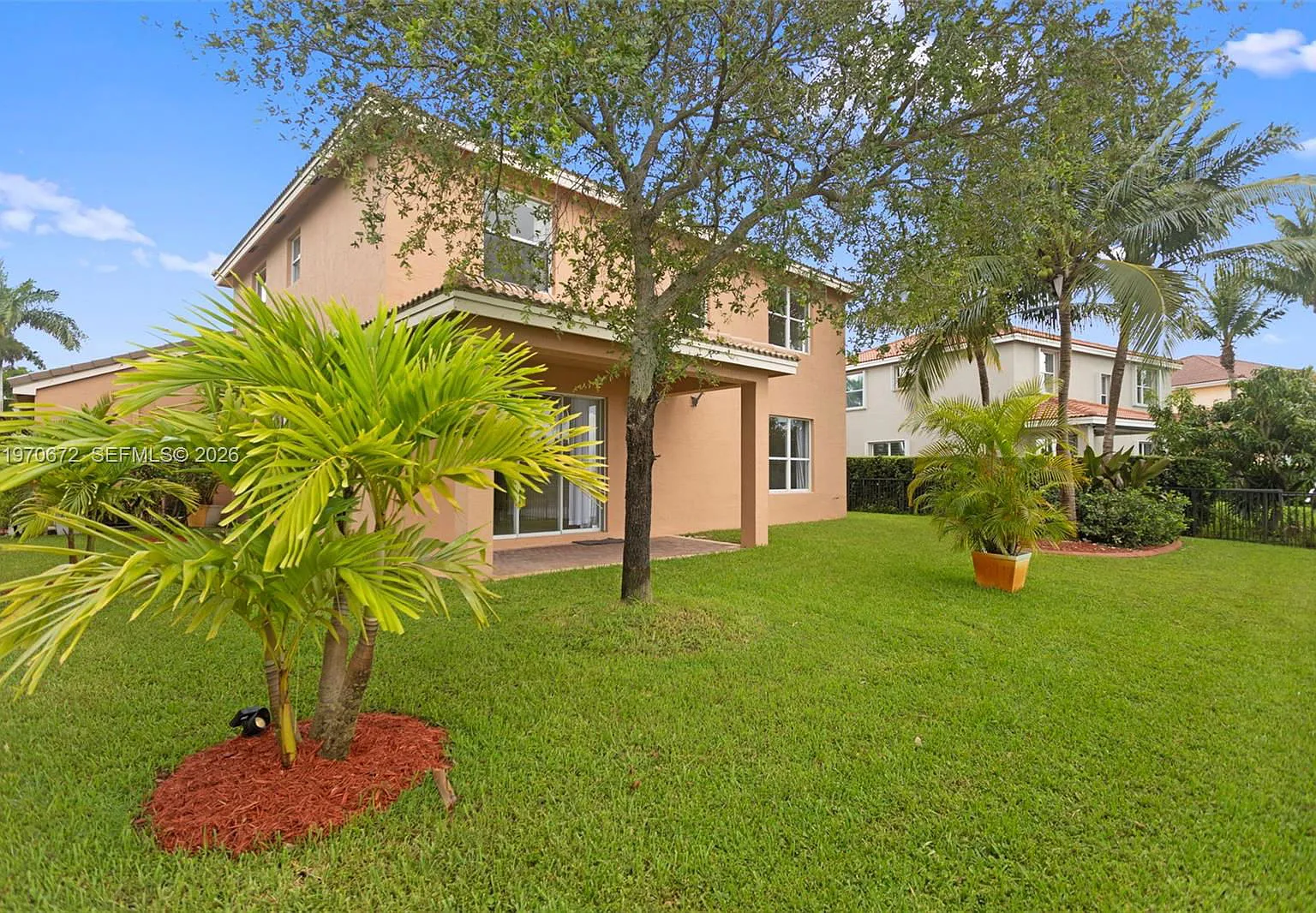 5 bed, 3.0 bath, 2771 sqft, $5,999 — Photo 2