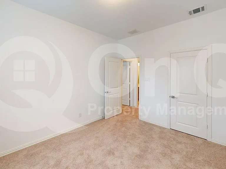 4348 Henderson Ave — Photo 13