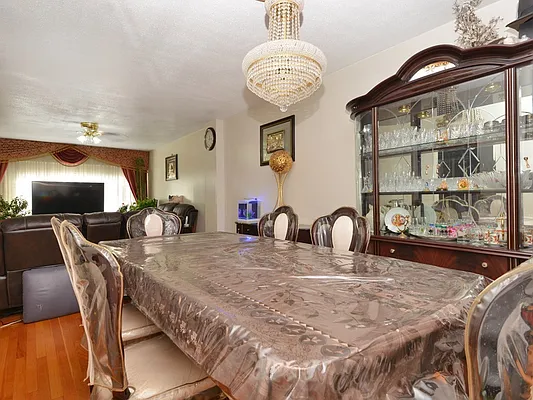 Sold by Keller Williams Realty Landmark | media 7