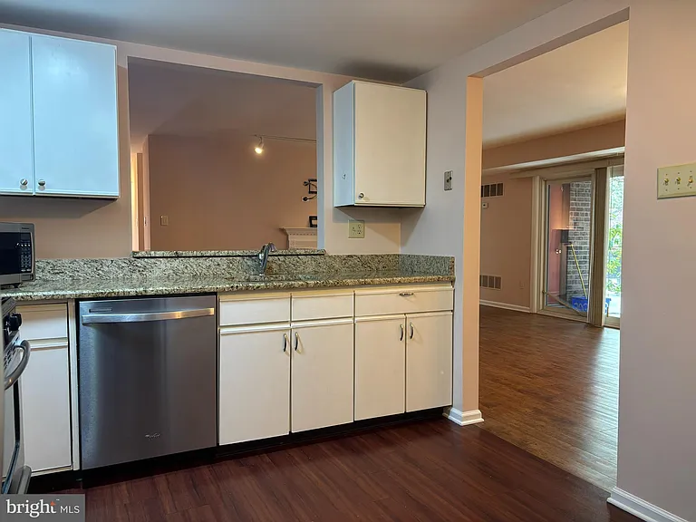 303 Mountainview Dr #303 — Photo 16