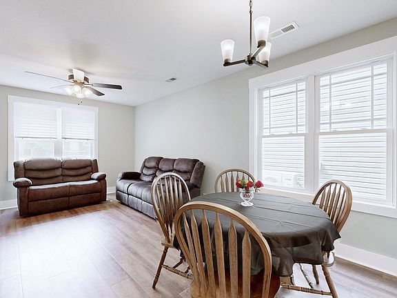 5th image of 394 Martha Ln