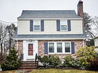 67 Washington Ave, Needham, MA 02492