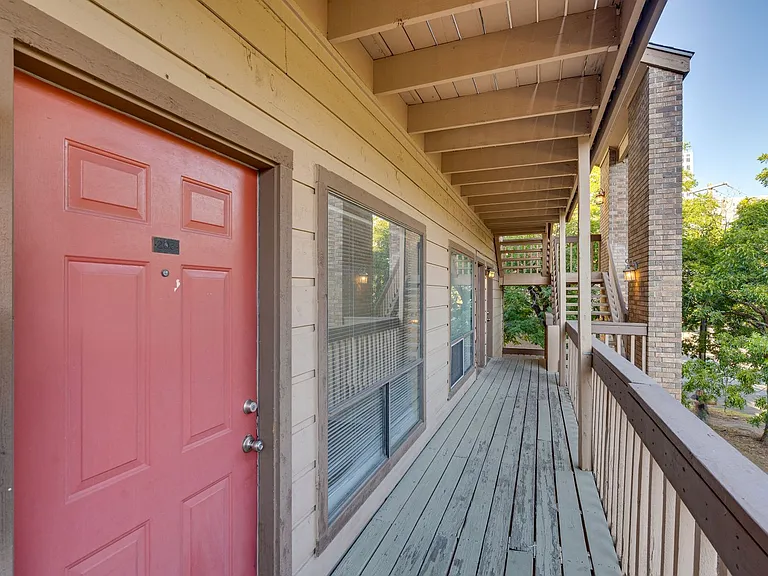 2210 Pearl St #203 — Photo 5
