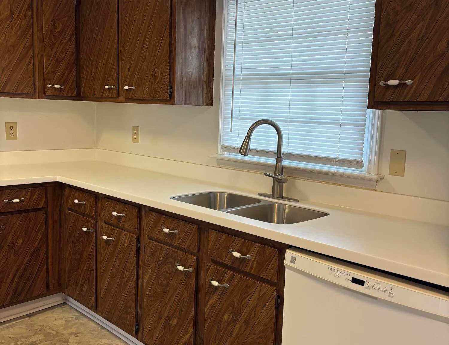 2 bed, 2.0 bath, 1110 sqft, $1,300 — Photo 3