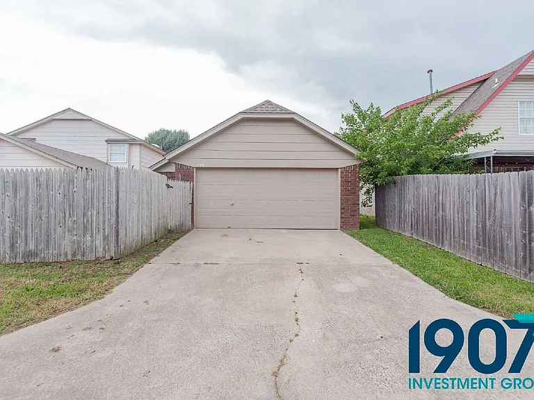 2102 Briarcliff Dr — Photo 25