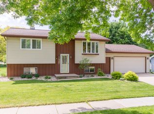 527 S Kensington Dr, Appleton, WI 54915