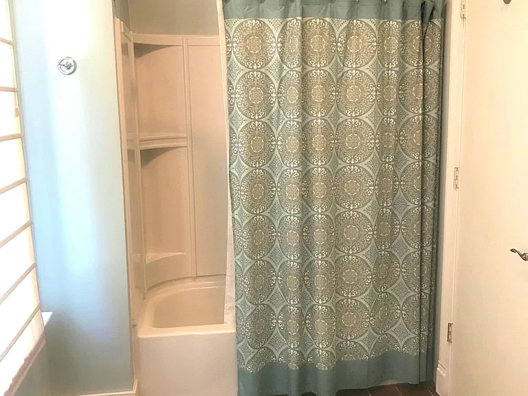 610 Hillsboro Ave — Photo 11