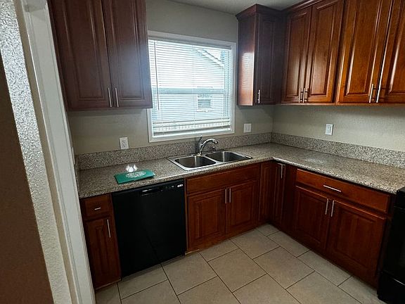 5th image of 1911 E Princeton Ave