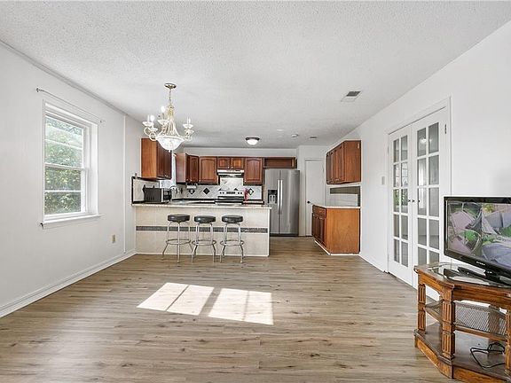 5th image of 513 Wall Blvd