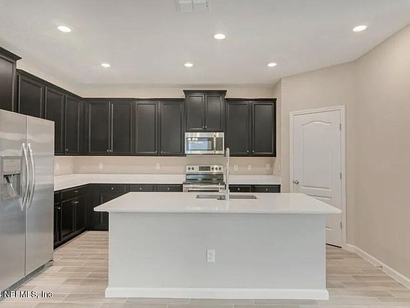 3rd image of 7099 LONGLEAF BRANCH Drive