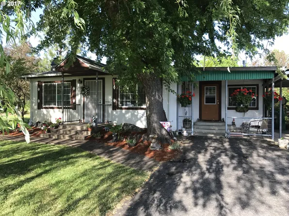 215 N Side Rd, Sutherlin, OR 97479