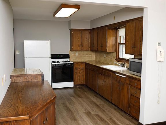 5th image of 2257 Saint Stephen St