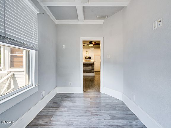 5th image of 203 N Oleander Ave