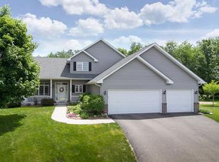 1707 Windsor Cir, Shakopee, MN 55379