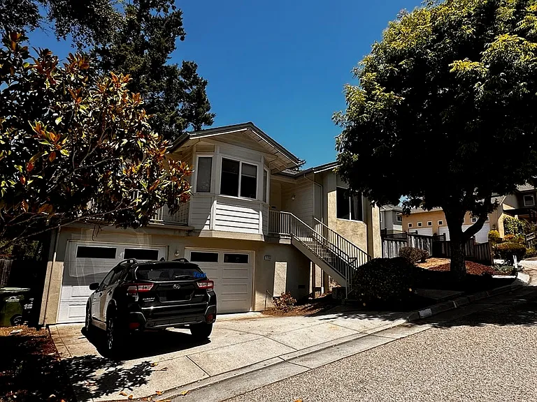 105 Kelly Way — Photo 5
