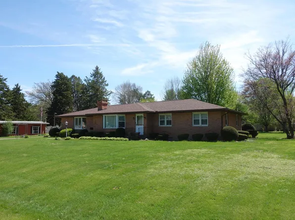 224 E Victoria St, Wataga, IL 61488