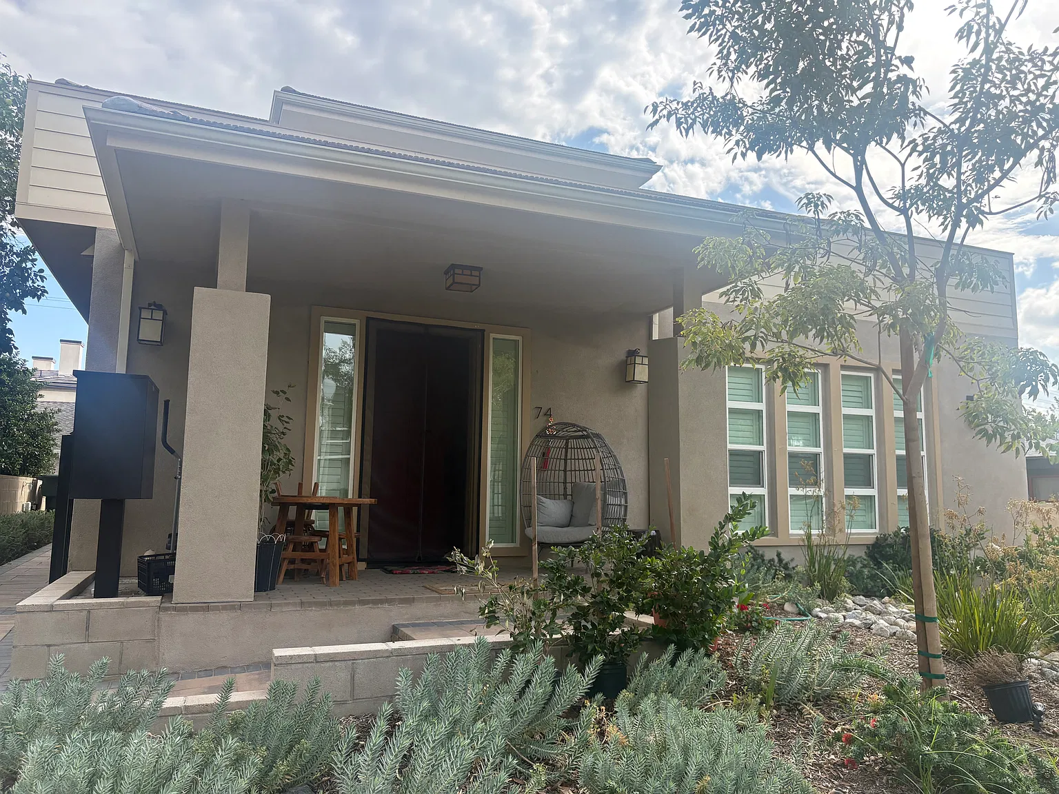 4 bed, 2738 sqft, $7,500 — Photo 2