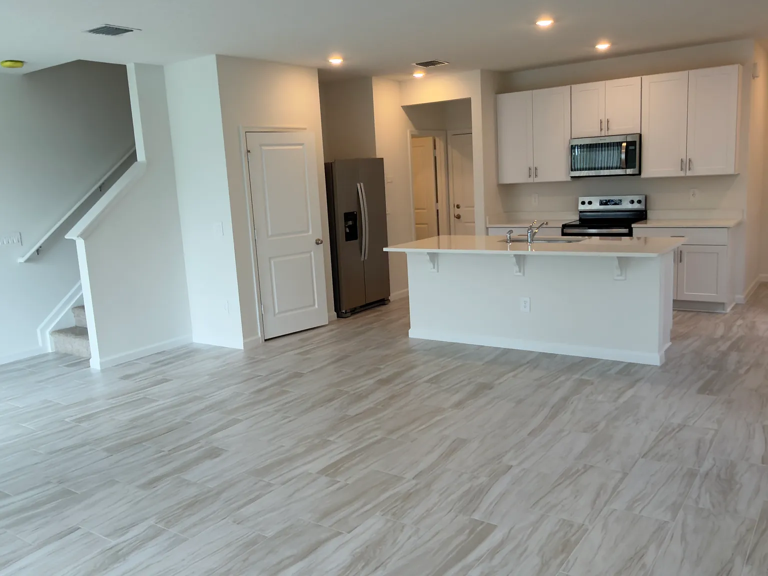 3 bed, 1486 sqft, $2,395 — Photo 3