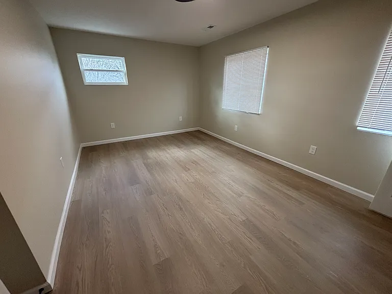 112 Viking Rd — Photo 12