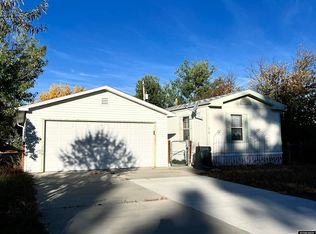 229 N 4th St, Glenrock, WY 82637