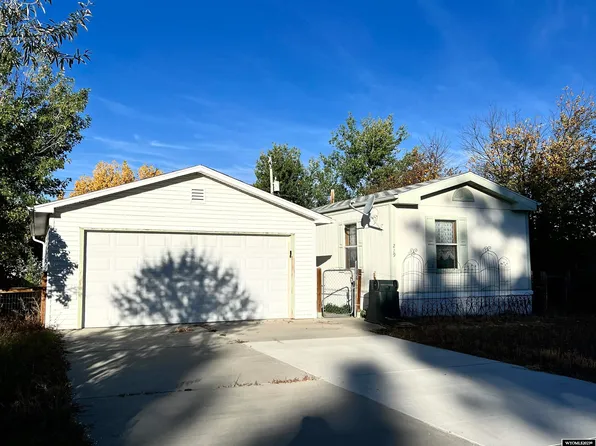 229 N 4th Street, Glenrock, WY 82637
