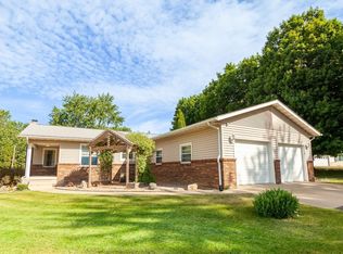563 S Circle Dr E, Warsaw, IN 46580