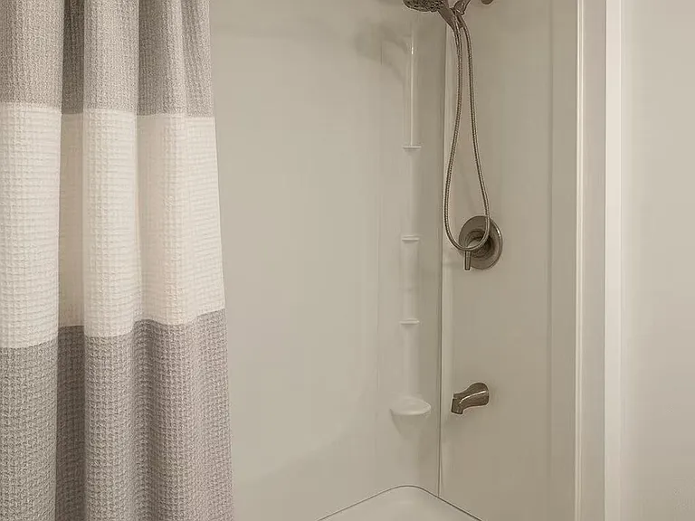 10013 NE 17th St #1 — Photo 10