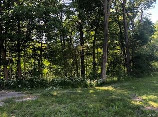 34 Warren St, Tully, NY 13159