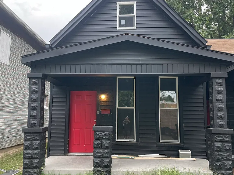 1110 Edgar St — Photo 1