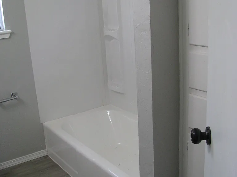 306 W Bass Ave — Photo 8