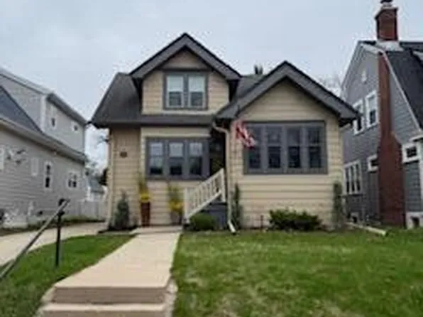 1901 East Lake Bluff BOULEVARD, Shorewood, WI 53211