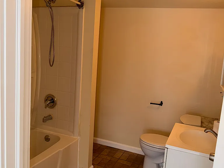 154 Oak Grove Ave #2 — Photo 1