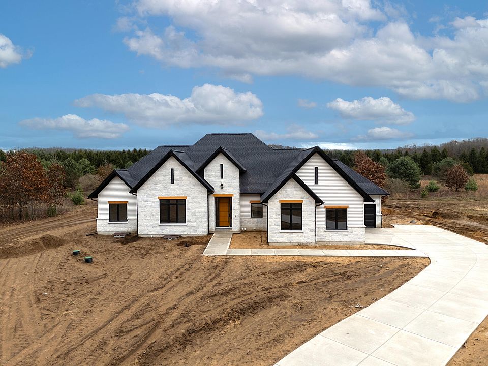 1st image of 60589 Airpark Ln