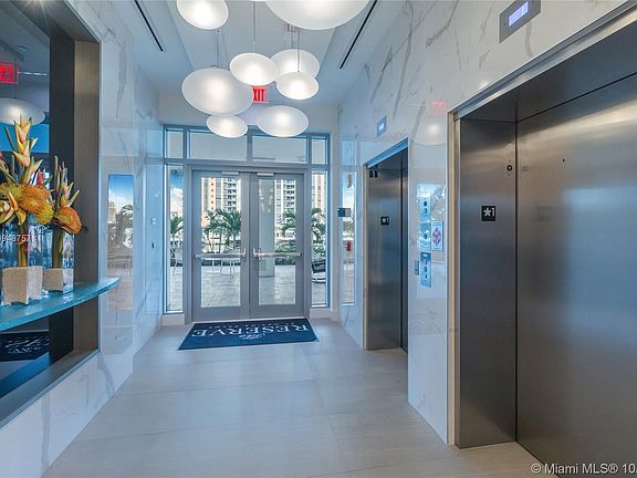 2nd image of 17111 Biscayne Blvd Unit 2201