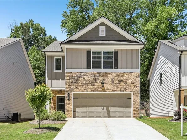 377 Station Overlook Dr, Auburn, GA 30011
