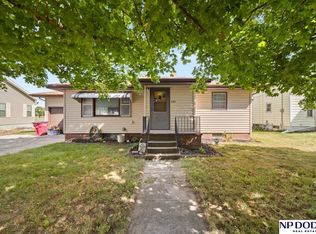 221 N 5th St, Howells, NE 68641