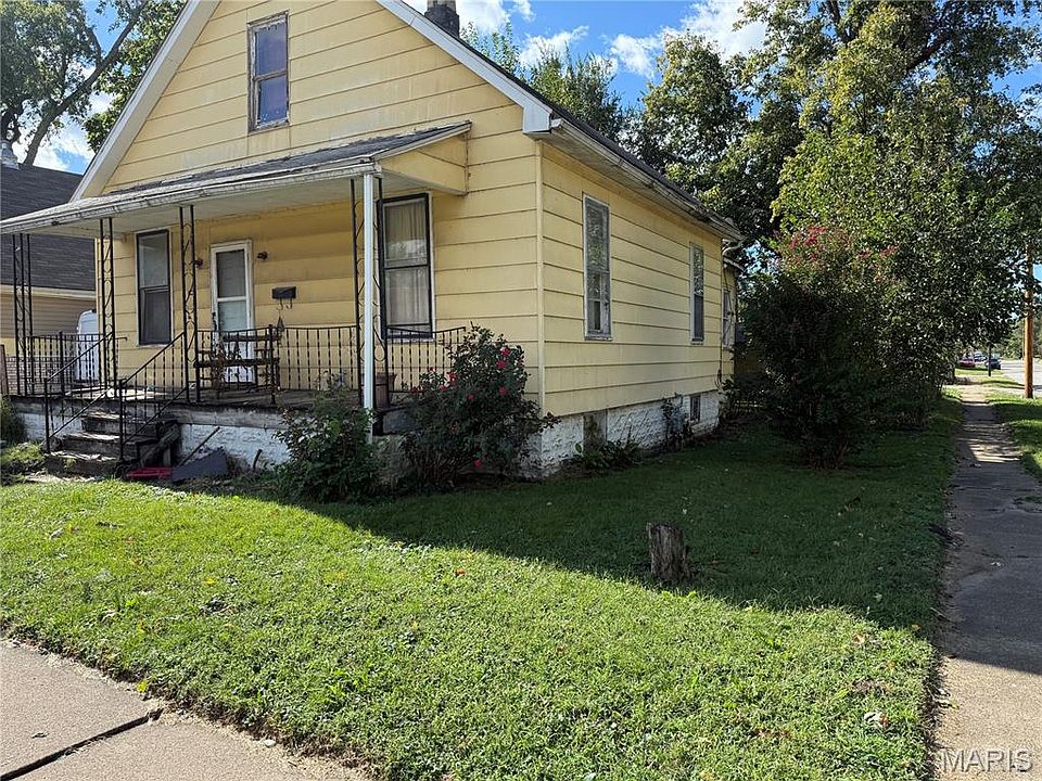 2nd image of 2235 Dewey Ave
