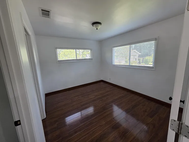 1718 S Baldwin Ave — Photo 8