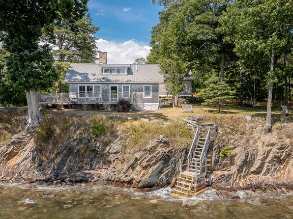 20 Monument Way, Belfast, ME 04915