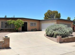 9320 E Deer Trl, Tucson, AZ 85710