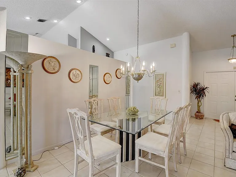 9565 El Clair Ranch Rd — Photo 7