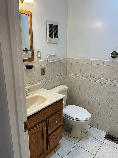 4 bed, 1110 sqft, $2,400 — Photo 4