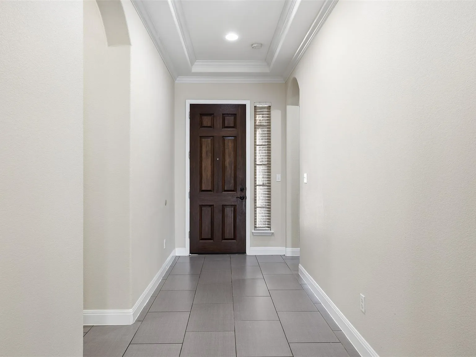 4 bed, 3.0 bath, 1990 sqft, $2,500 — Photo 4