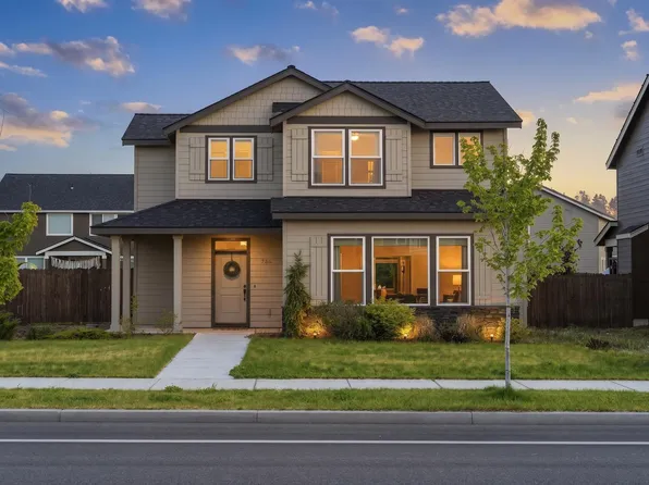 736 NW 27th St, Redmond, OR 97756
