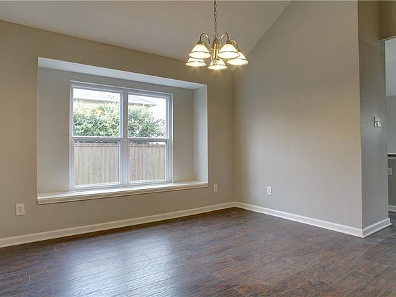 5th image of 822 Heatherwood Dr
