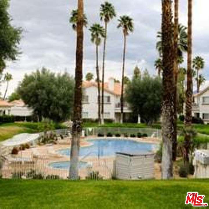 1st image of 492 Desert Falls Dr N