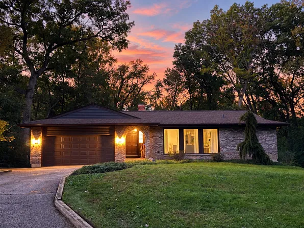 6814 Rhode Island Trl, Crystal Lake, IL 60012